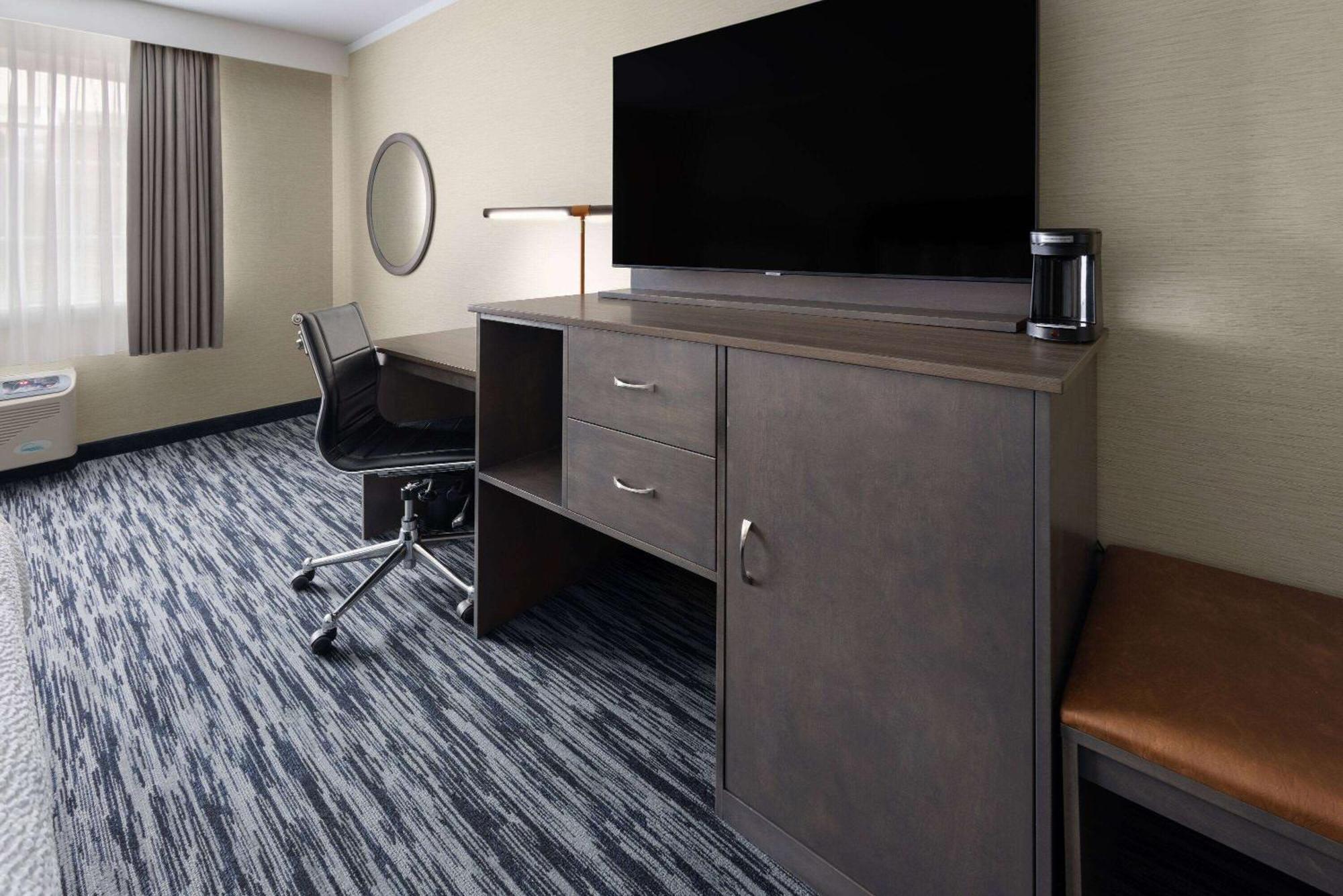 Penn Harris Hotel Harrisburg, Trademark By Wyndham エクステリア 写真